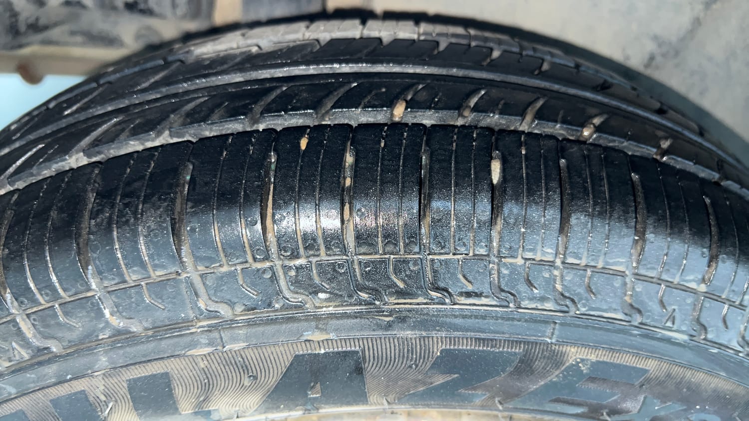 Used 2017 Maruti Suzuki Swift Dzire VXI Petrol Manual tyres RIGHT REAR TYRE TREAD VIEW