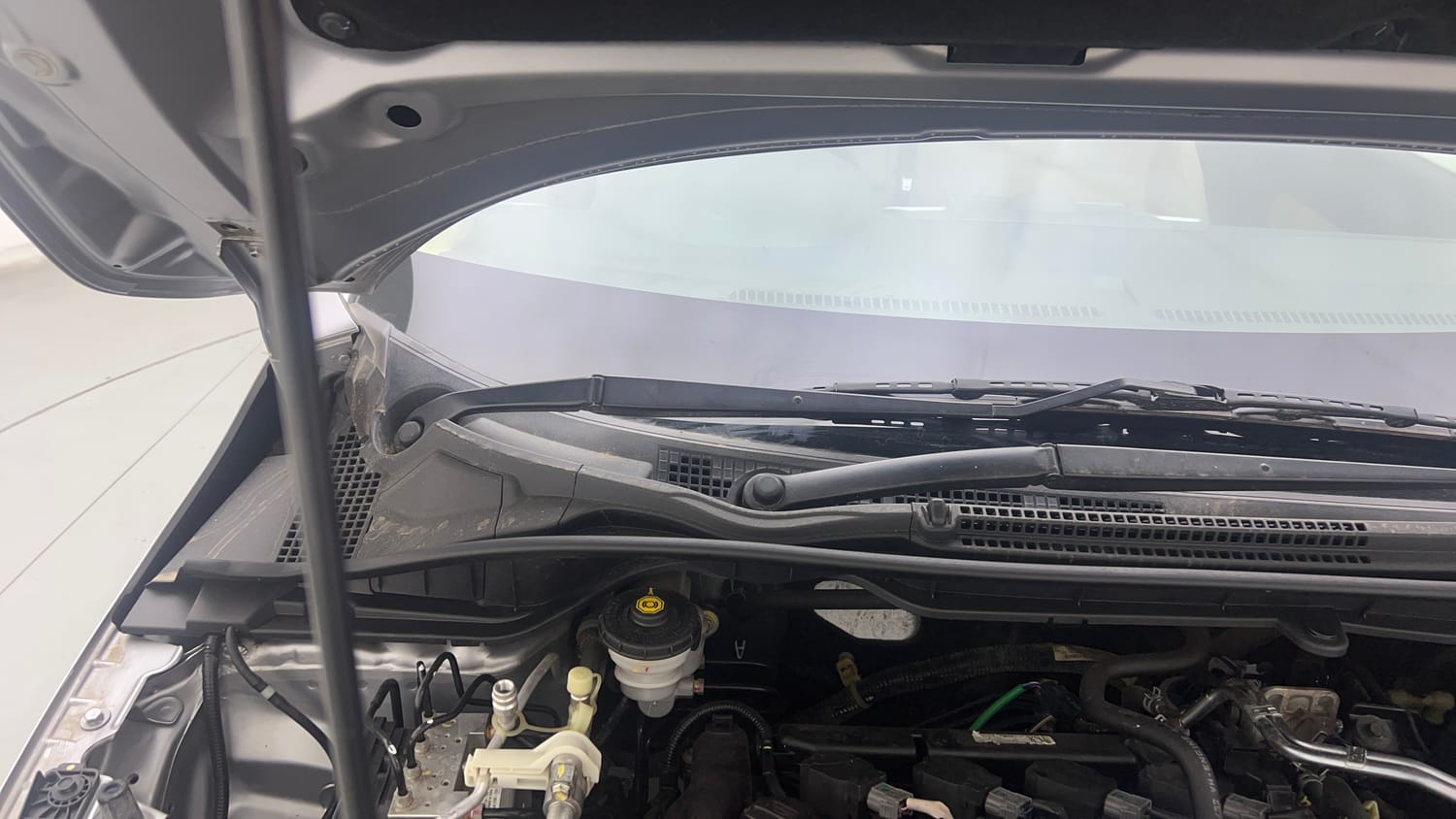 Used 2022 Honda City VX CVT Petrol Petrol Automatic engine ENGINE RIGHT SIDE HINGE & APRON VIEW