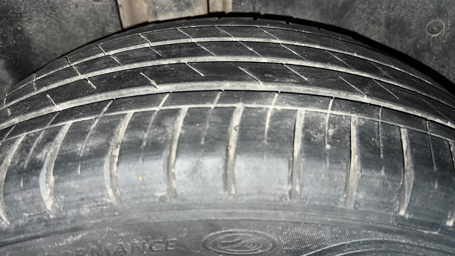 Used 2022 MG Motors Hector Sharp 1.5 Petrol CVT Petrol Automatic tyres RIGHT REAR TYRE TREAD VIEW