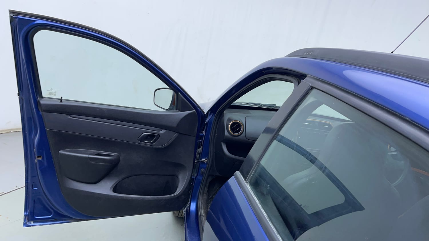 Used 2018 Renault Kwid CLIMBER 1.0 Petrol Manual interior LEFT FRONT DOOR OPEN VIEW