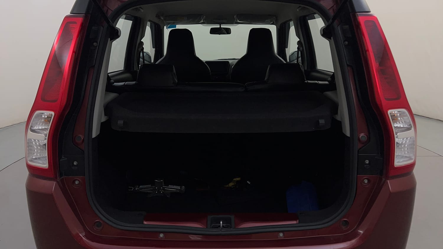 Used 2023 Maruti Suzuki Wagon R ZXI Plus 1.2 Dual Tone Petrol Manual interior DICKY INSIDE VIEW