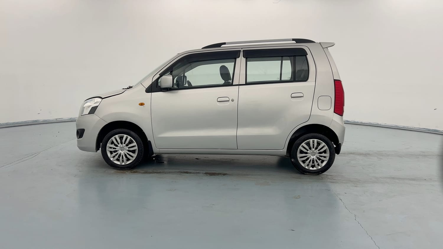 Used 2013 Maruti Suzuki Wagon R 1.0 VXi Petrol Manual exterior LEFT SIDE VIEW