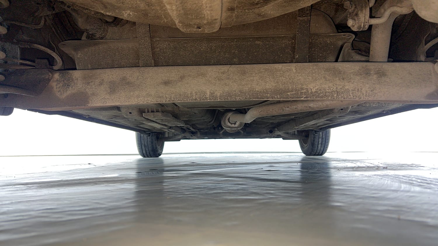 Used 2022 Hyundai Grand i10 Nios Sportz AMT 1.2 Kappa VTVT Petrol Automatic extra REAR UNDERBODY VIEW (TAKEN FROM REAR)