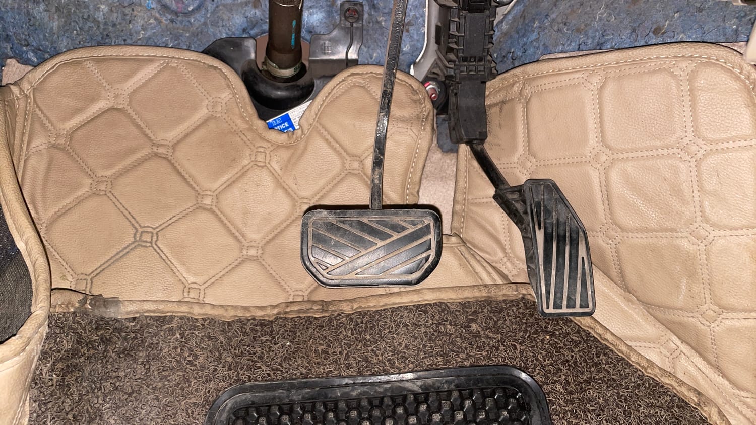 Used 2017 Maruti Suzuki Dzire VXi AMT Petrol Automatic interior PEDALS VIEW
