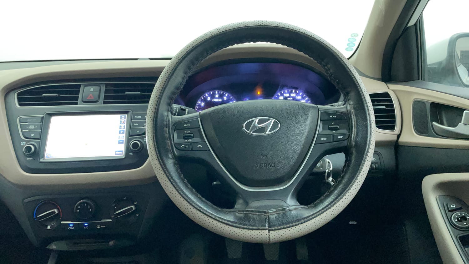Used 2020 Hyundai Elite i20 Sportz Plus 1.2 Petrol Manual interior STEERING VIEW