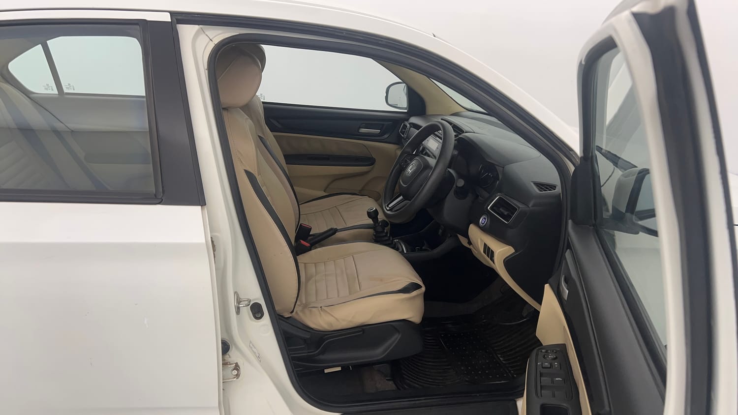 Used 2019 Honda Amaze 1.2 V MT Petrol Petrol Manual interior RIGHT SIDE FRONT DOOR CABIN VIEW