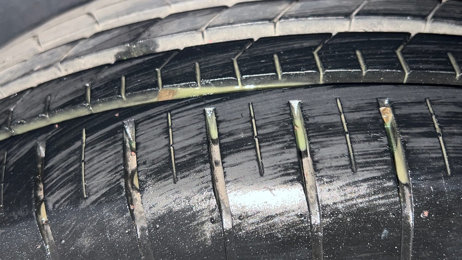 Used 2018 Maruti Suzuki Ciaz Sigma 1.4 MT Petrol Manual tyres LEFT REAR TYRE TREAD VIEW
