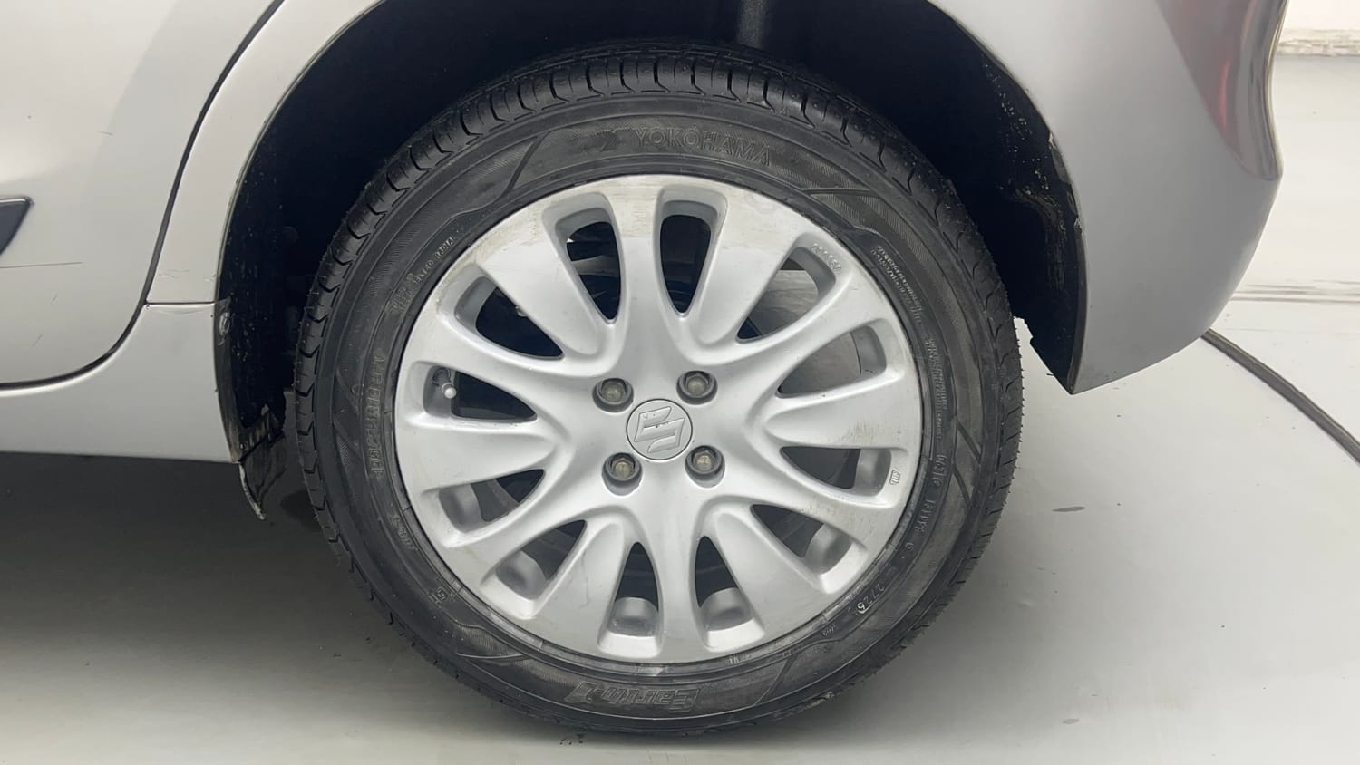 Used 2018 Maruti Suzuki Baleno Zeta 1.2 Petrol Manual tyres LEFT REAR TYRE RIM VIEW
