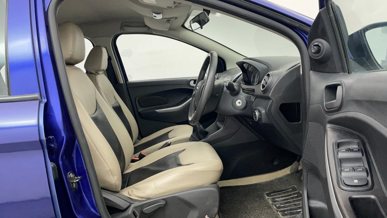 Used 2016 Ford Figo Titanium 1.2 Ti-VCT Petrol Manual interior RIGHT SIDE FRONT DOOR CABIN VIEW
