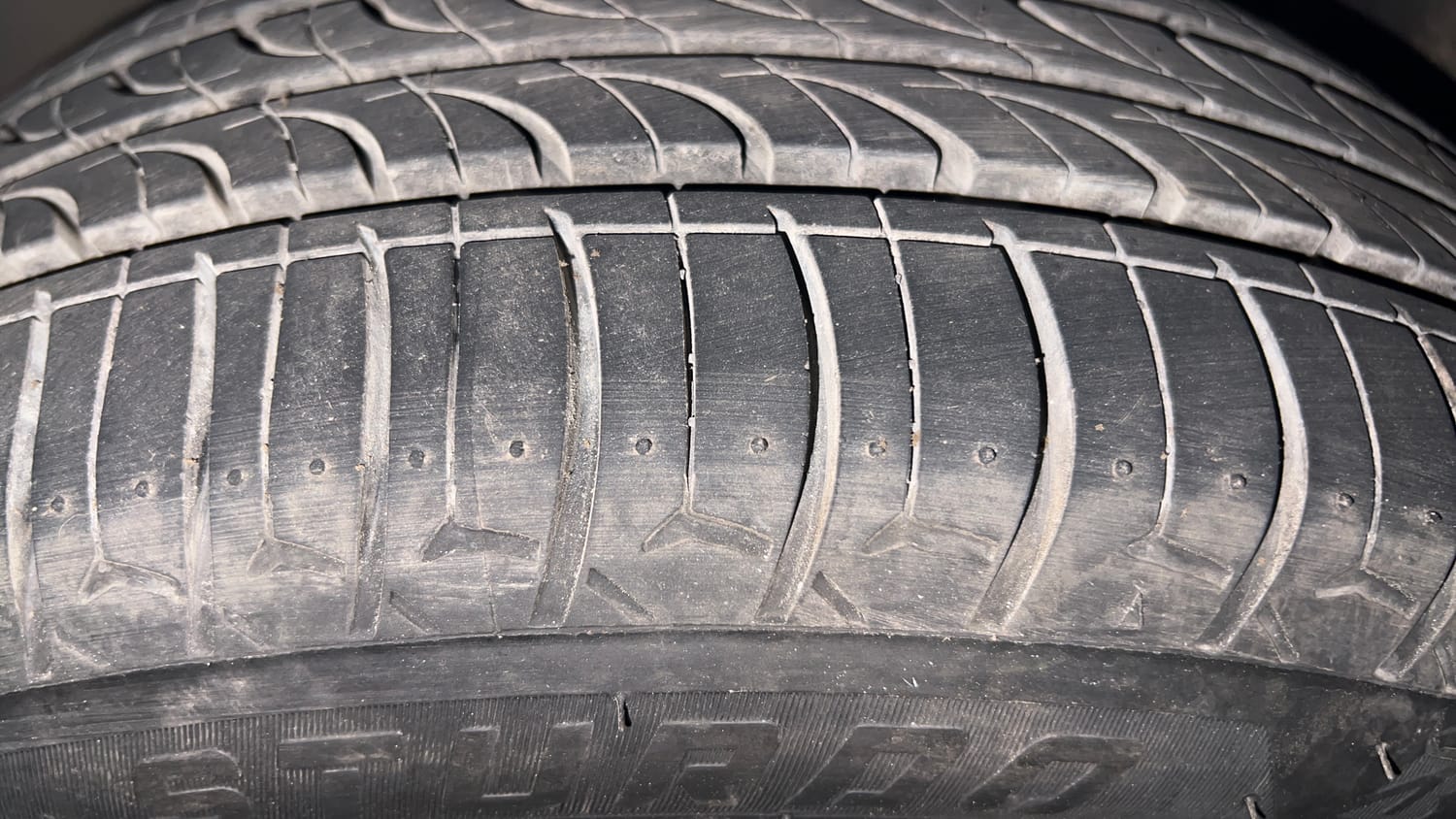 Used 2016 Skoda Rapid 1.5 TDI CR Style Plus AT Diesel Automatic tyres LEFT FRONT TYRE TREAD VIEW