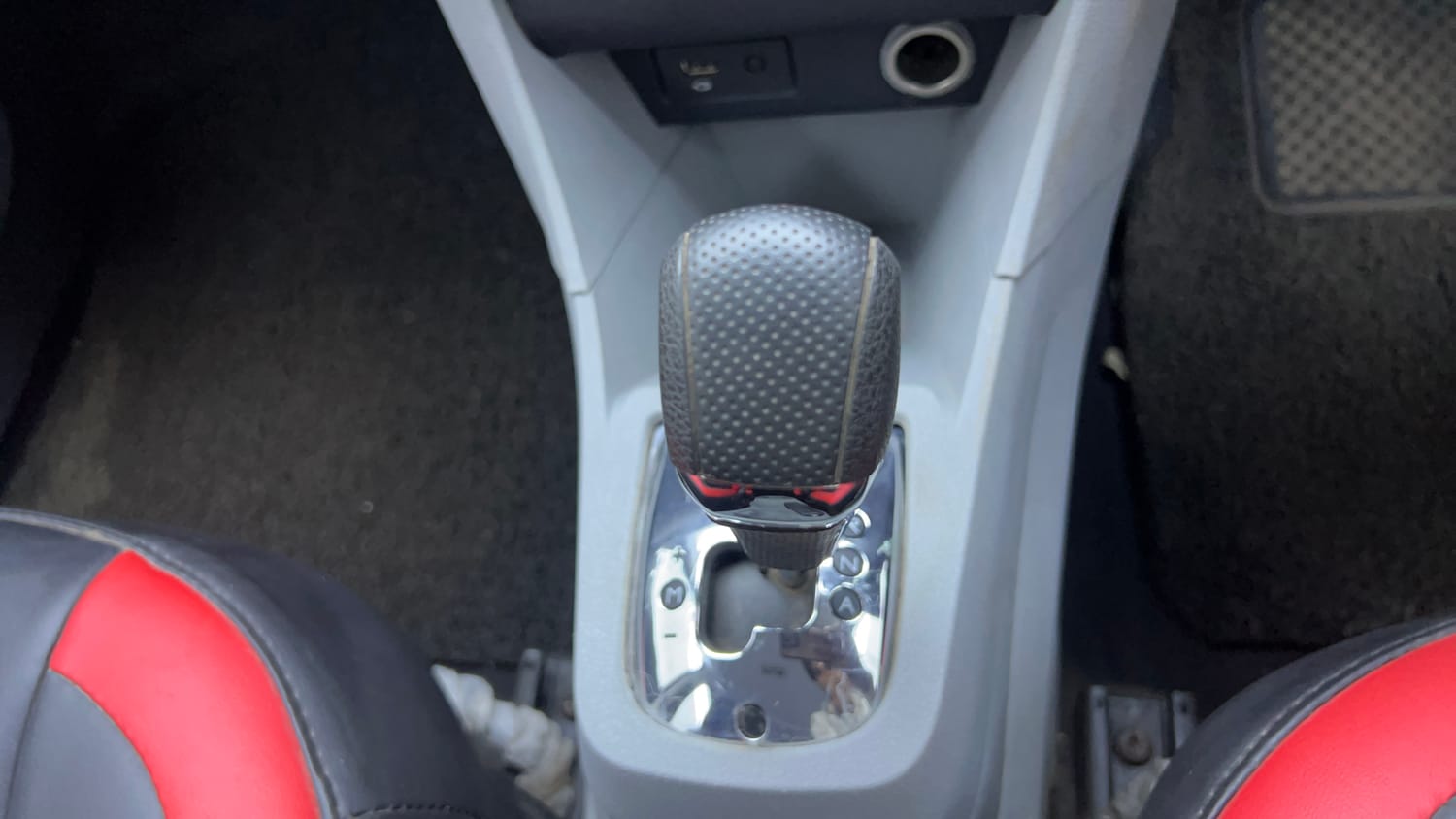 Used 2020 Tata Tiago XZA Plus Dual Tone Petrol Automatic interior GEAR  KNOB VIEW