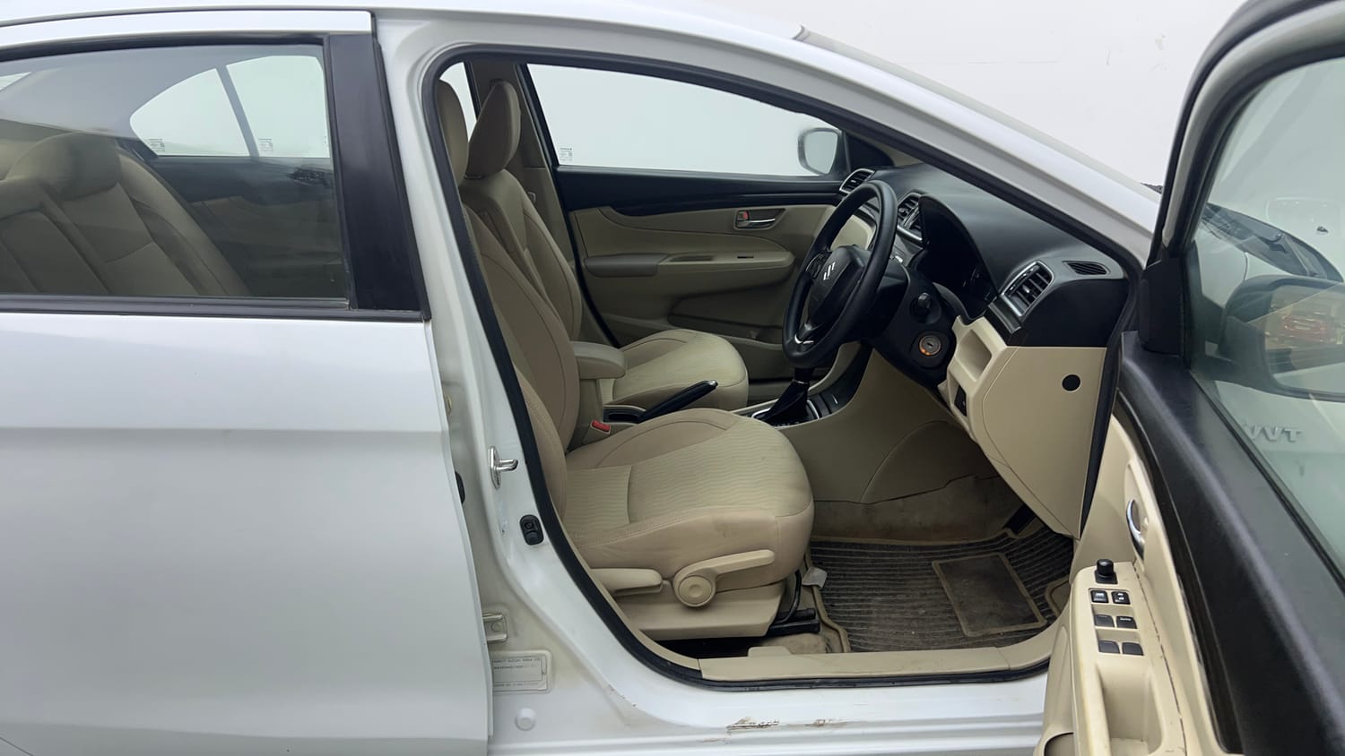 Used 2016 Maruti Suzuki Ciaz VXi+ AT Petrol Automatic interior RIGHT SIDE FRONT DOOR CABIN VIEW