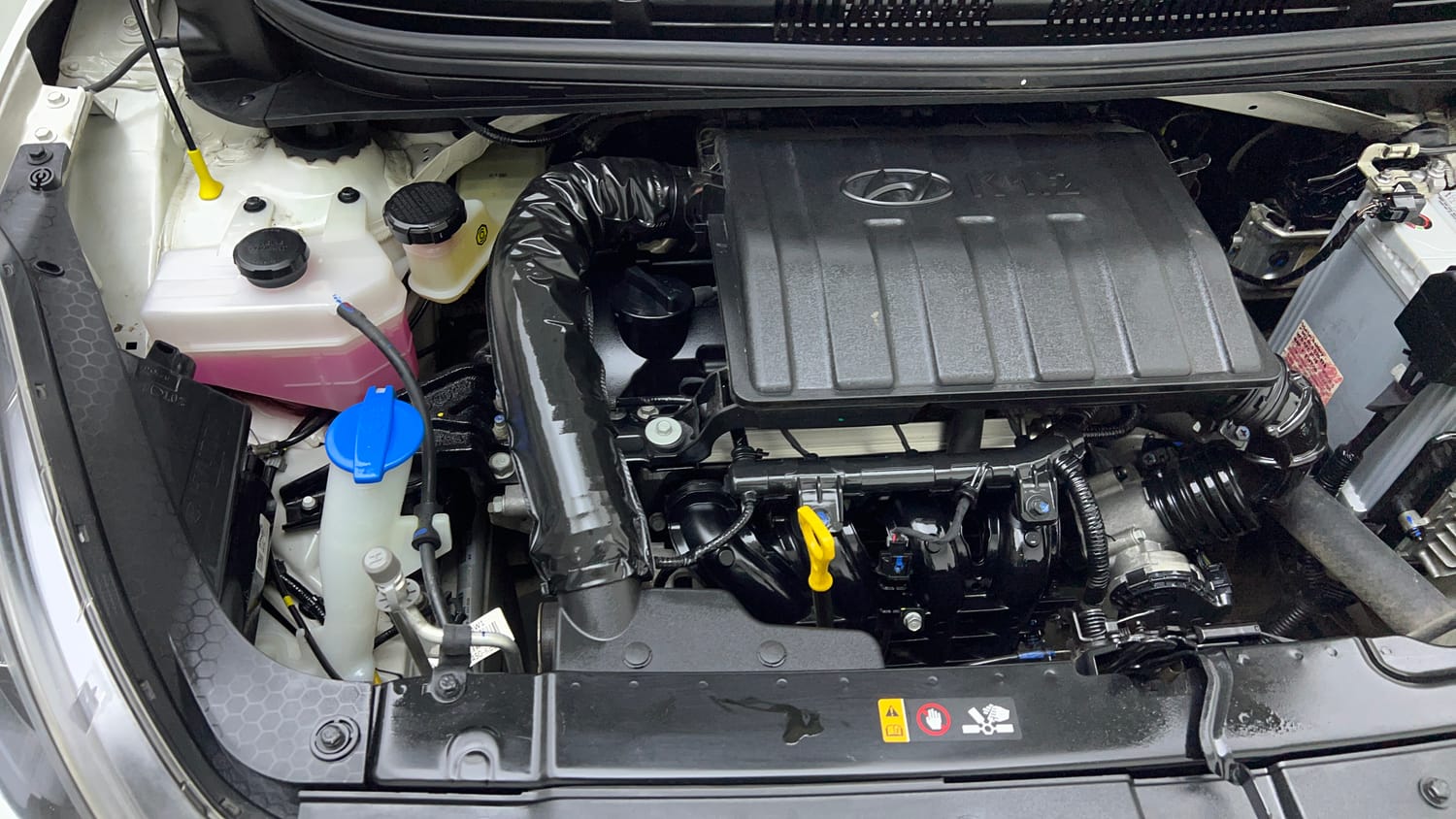 Used 2024 Hyundai Aura SX Plus 1.2 AMT Petrol Petrol Automatic engine ENGINE RIGHT SIDE VIEW