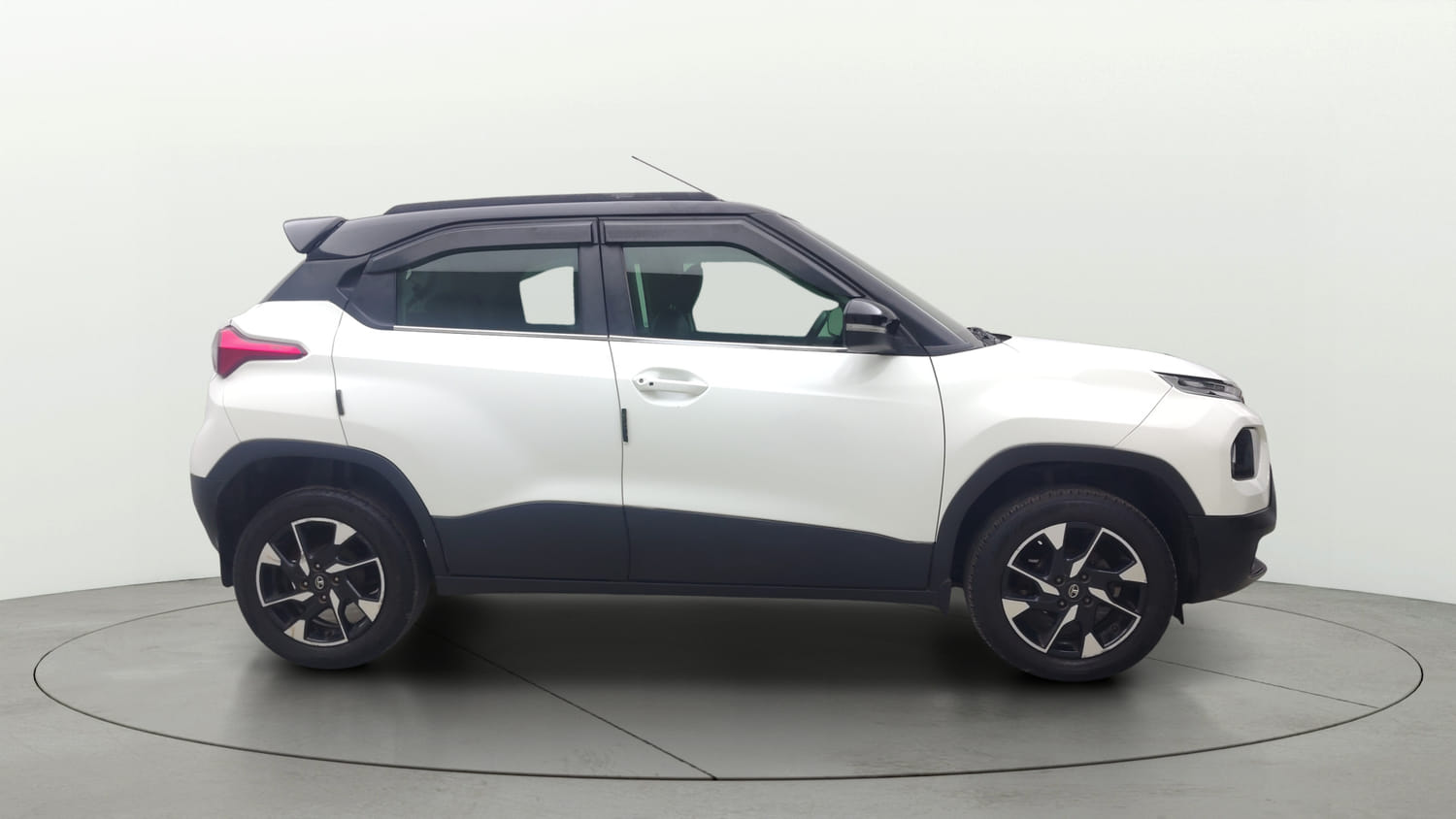 Used 2022 Tata Punch Creative Dual Tone Petrol Manual exterior RIGHT SIDE VIEW