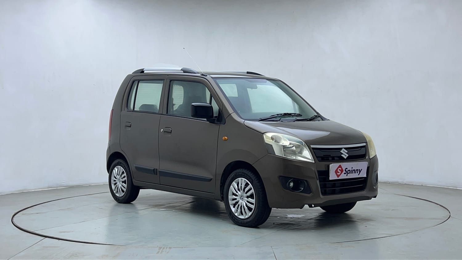 Used 2013 Maruti Suzuki Wagon R VXI Petrol Manual exterior RIGHT FRONT CORNER VIEW
