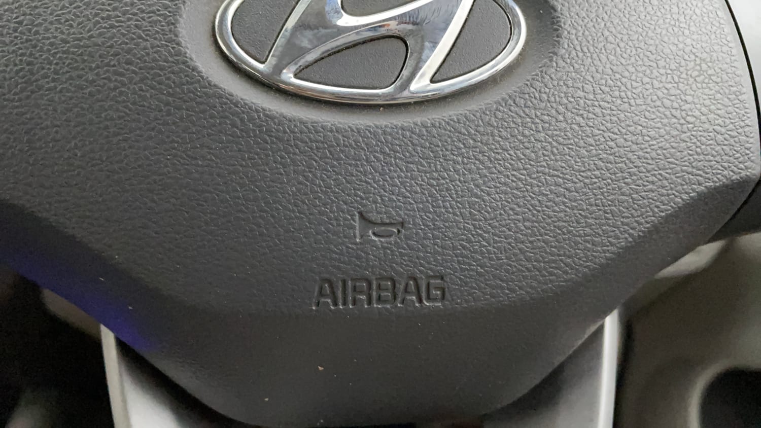 Used 2020 Hyundai Grand i10 Nios Sportz AMT 1.2 Kappa VTVT Petrol Automatic top_features Airbags