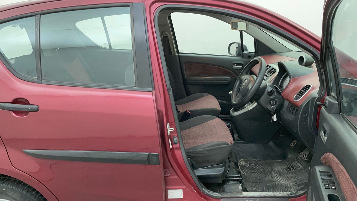 Used 2013 Maruti Suzuki Ritz Vxi BS-IV Petrol Manual interior RIGHT SIDE FRONT DOOR CABIN VIEW