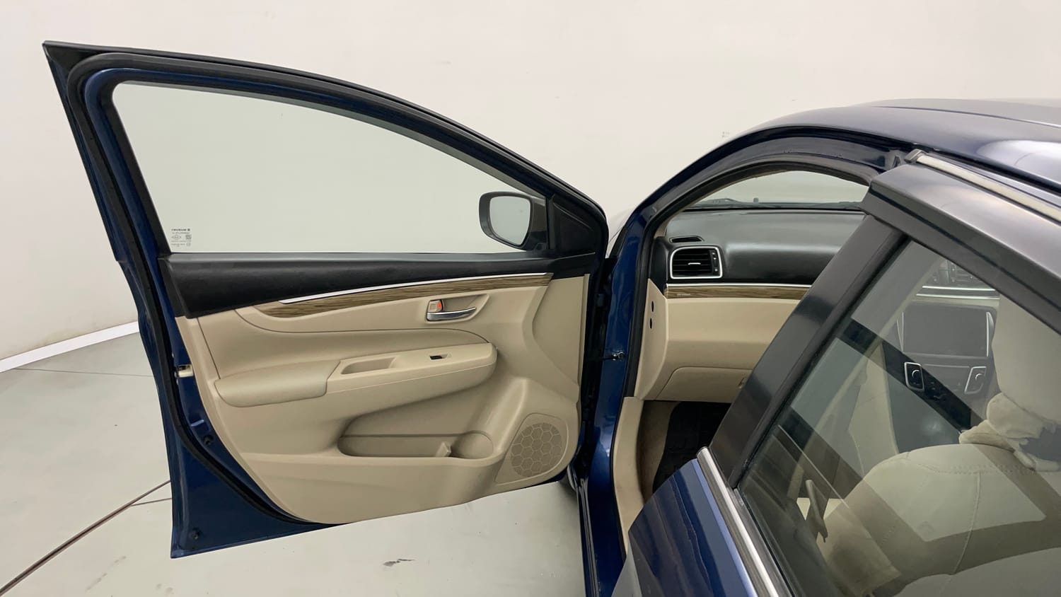 Used 2018 Maruti Suzuki Ciaz Alpha Hybrid 1.5 AT Petrol Automatic interior LEFT FRONT DOOR OPEN VIEW
