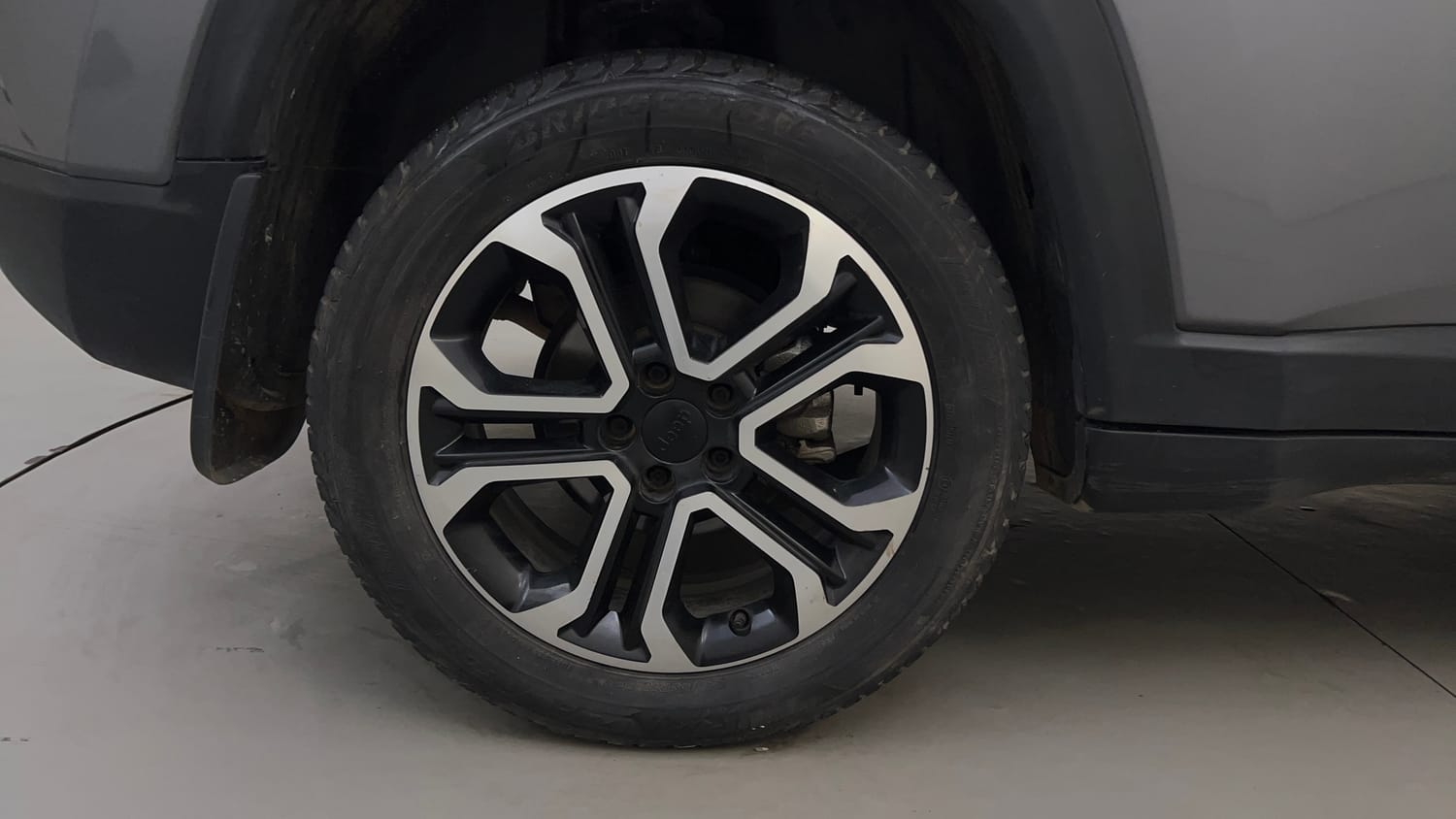 Used 2020 Jeep Compass Limited Plus Petrol AT Petrol Automatic tyres RIGHT REAR TYRE RIM VIEW