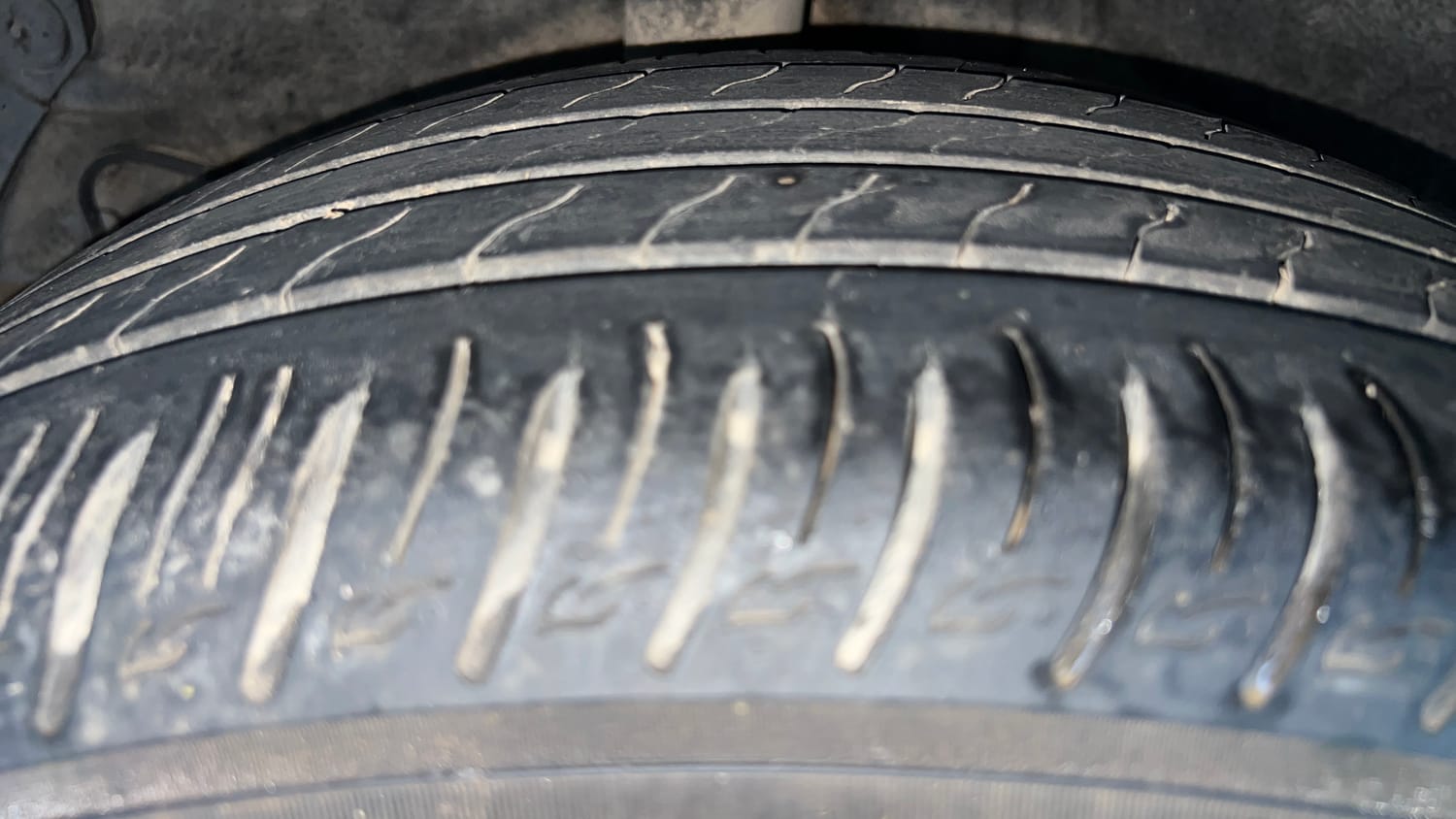 Used 2020 Kia Sonet HTX 1.0 iMT Petrol Manual tyres RIGHT REAR TYRE TREAD VIEW