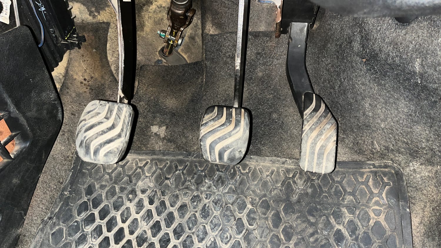 Used 2018 Renault Kwid CLIMBER 1.0 Petrol Manual interior PEDALS VIEW