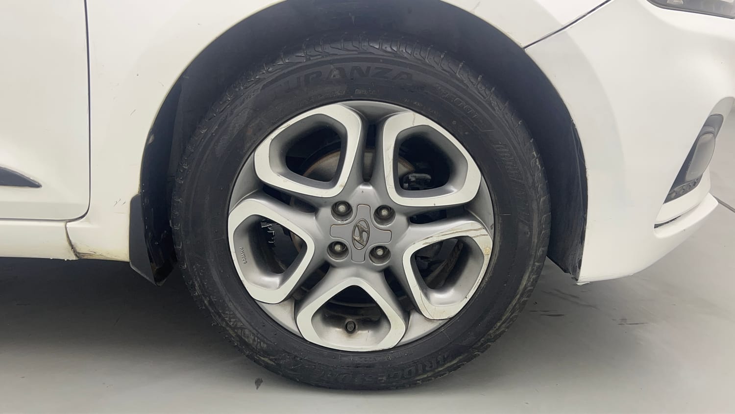 Used 2019 Hyundai Elite i20 Asta 1.2 (O) Petrol Manual tyres RIGHT FRONT TYRE RIM VIEW