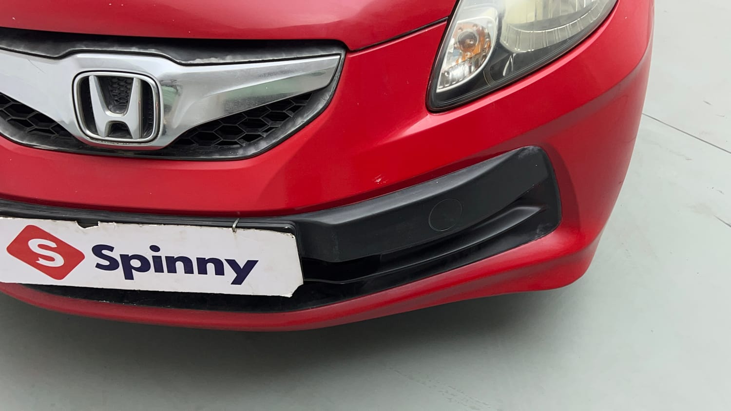 Used 2013 Honda Brio S MT Petrol Manual dents MINOR SCRATCH