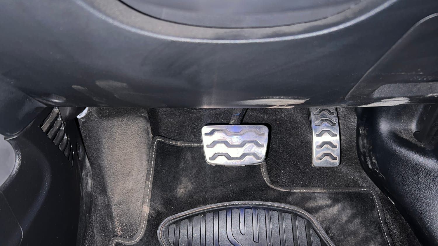 Used 2025 Hyundai Exter SX (O) Connect 1.2 AMT Petrol Automatic interior PEDALS VIEW