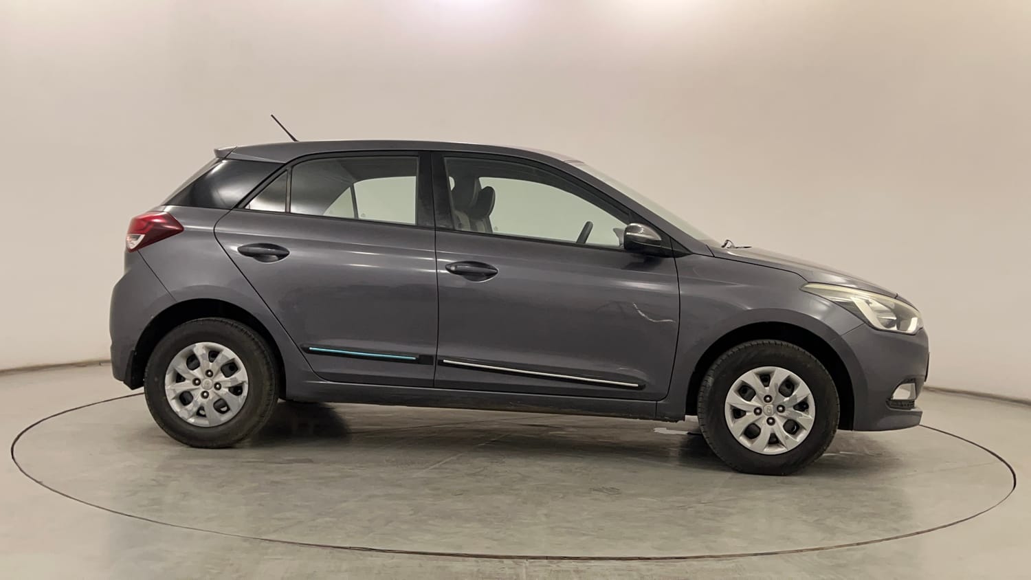 Used 2017 Hyundai Elite i20 Sportz 1.2 Petrol Manual exterior RIGHT SIDE VIEW