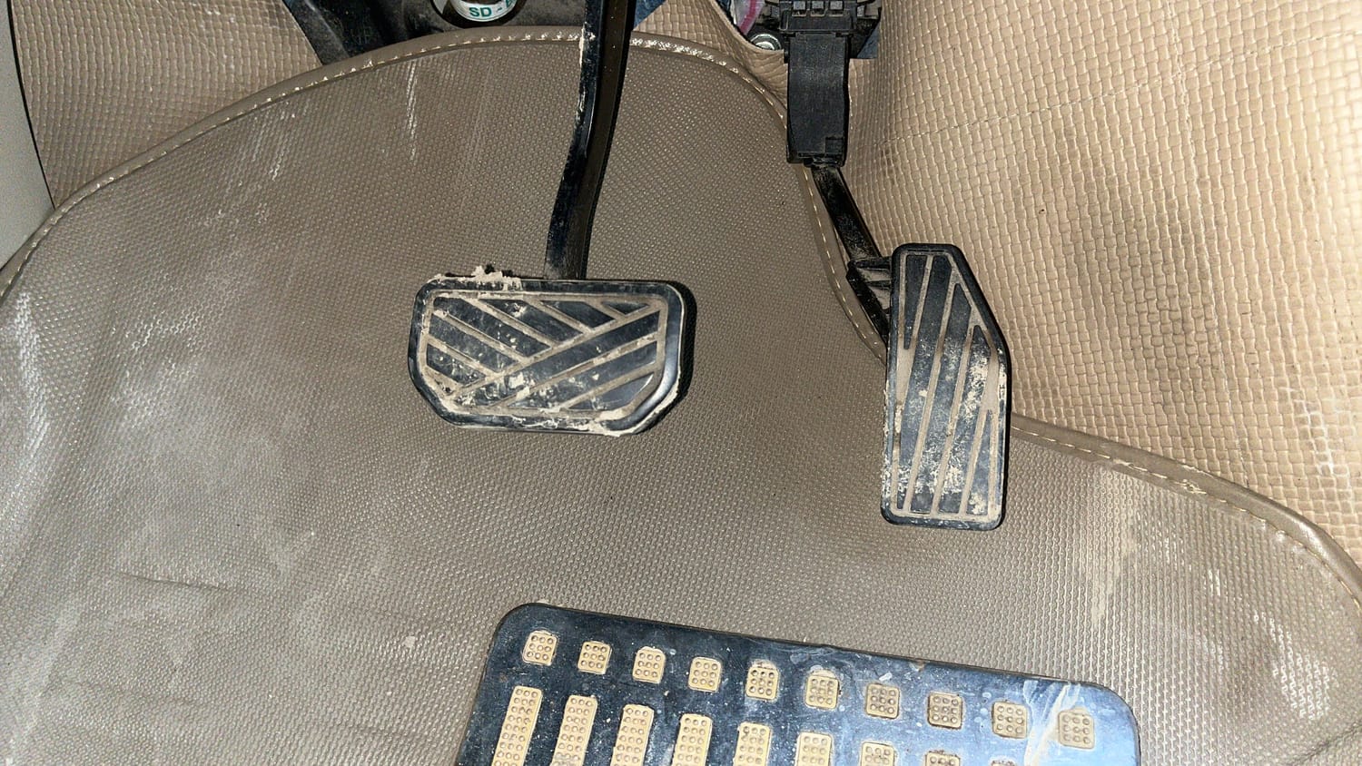 Used 2018 Maruti Suzuki Dzire ZXi Plus AMT Petrol Automatic interior PEDALS VIEW