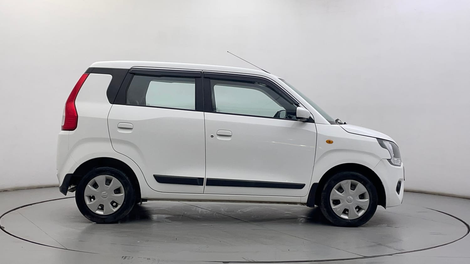 Used 2022 Maruti Suzuki Wagon R ZXI 1.2 Petrol Manual exterior RIGHT SIDE VIEW