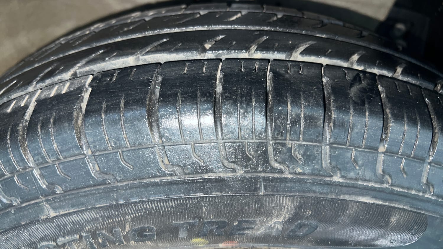Used 2017 Maruti Suzuki Swift Dzire VXI Petrol Manual tyres RIGHT FRONT TYRE TREAD VIEW