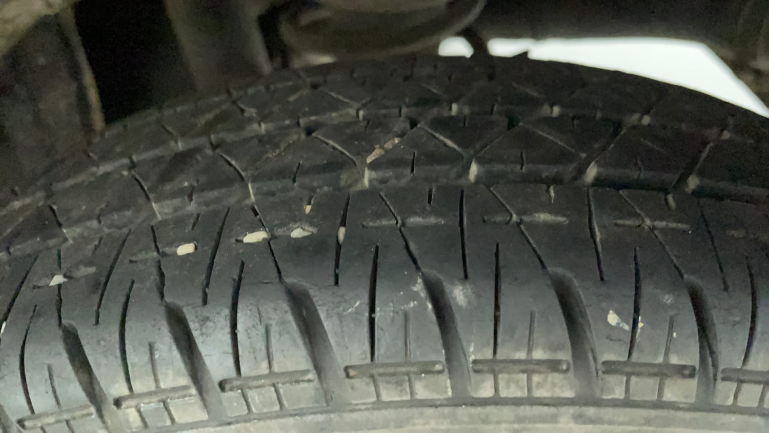 Used 2017 Maruti Suzuki Alto 800 LXi Petrol Manual tyres LEFT REAR TYRE TREAD VIEW