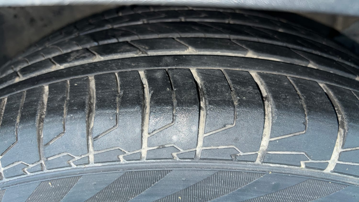 Used 2021 kia Seltos HTX 1.5 IVT Petrol Automatic tyres RIGHT FRONT TYRE TREAD VIEW