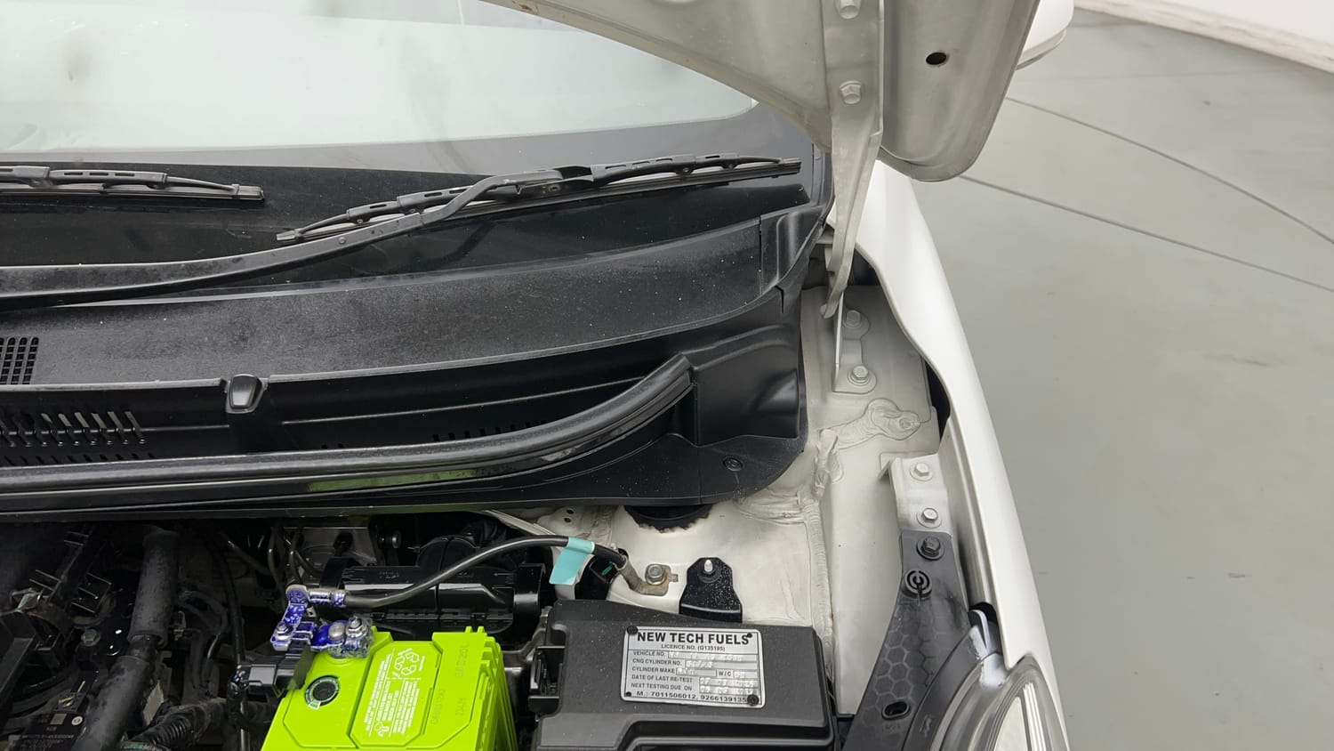 Used 2023 Hyundai Grand i10 Nios Sportz 1.2 Kappa CNG Cng Manual engine ENGINE LEFT SIDE HINGE & APRON VIEW