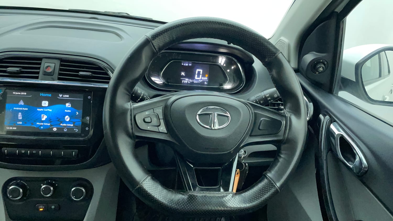 Used 2020 Tata Tiago XZA Petrol Automatic interior STEERING VIEW