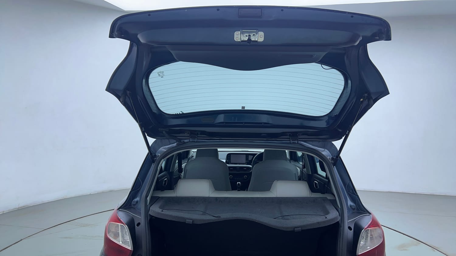Used 2022 Hyundai Grand i10 Nios Sportz AMT 1.2 Kappa VTVT Petrol Automatic interior DICKY DOOR OPEN VIEW