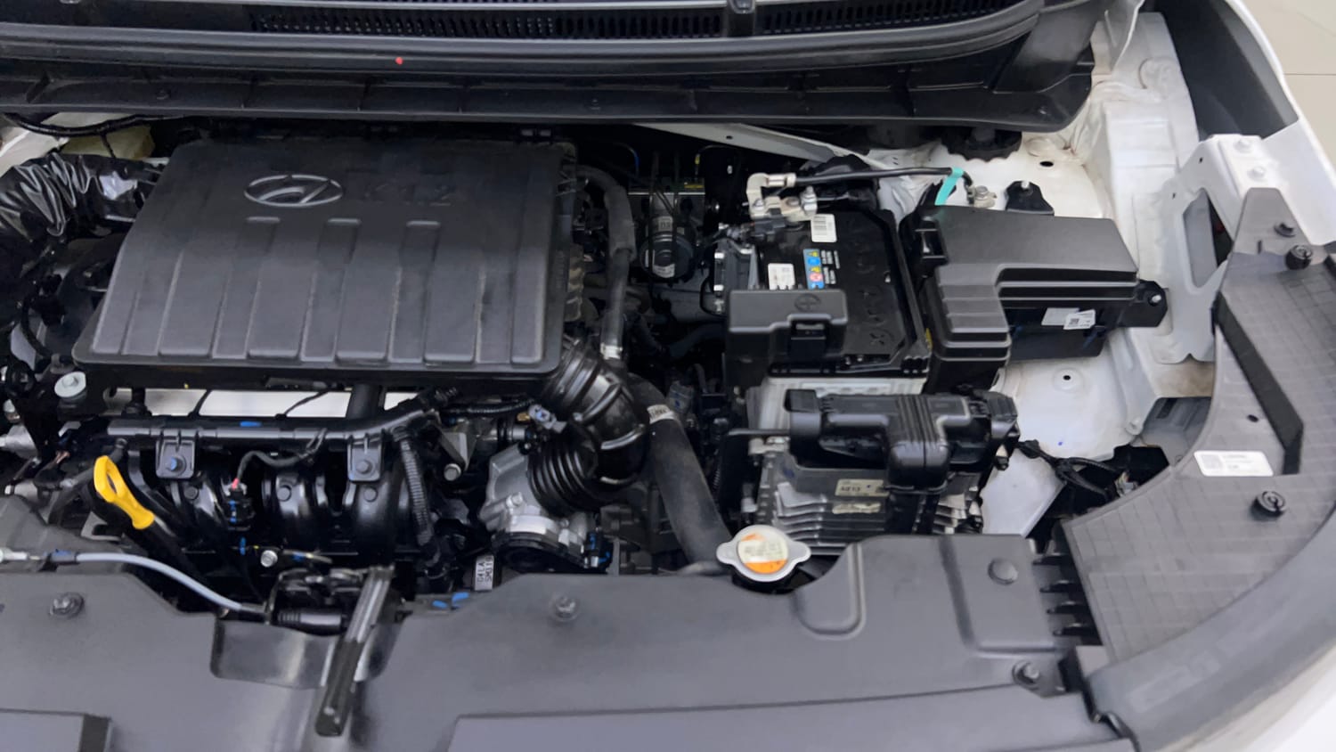 Used 2025 Hyundai Exter SX (O) Connect 1.2 AMT Petrol Automatic engine ENGINE LEFT SIDE VIEW