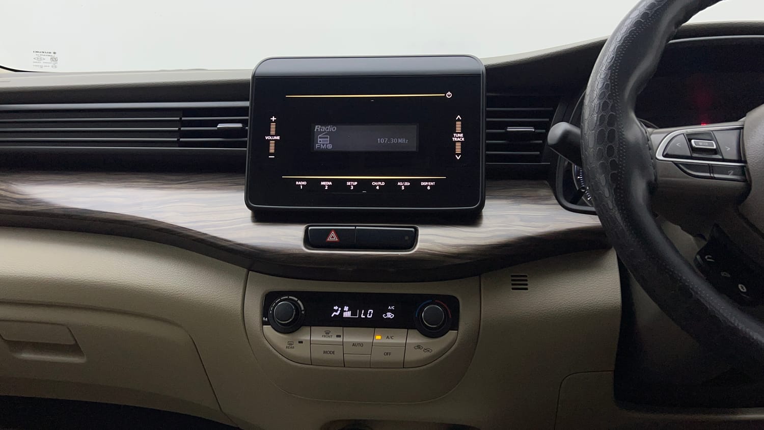 Used 2018 Maruti Suzuki New Ertiga ZXi AT Petrol Automatic interior MUSIC SYSTEM & AC CONTROL VIEW