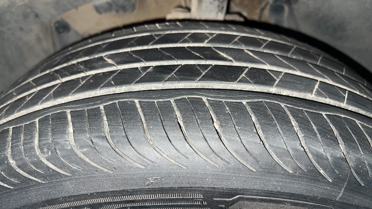 Used 2021 Renault Duster RXZ 1.3 Turbo Petrol CVT Petrol Automatic tyres LEFT FRONT TYRE TREAD VIEW