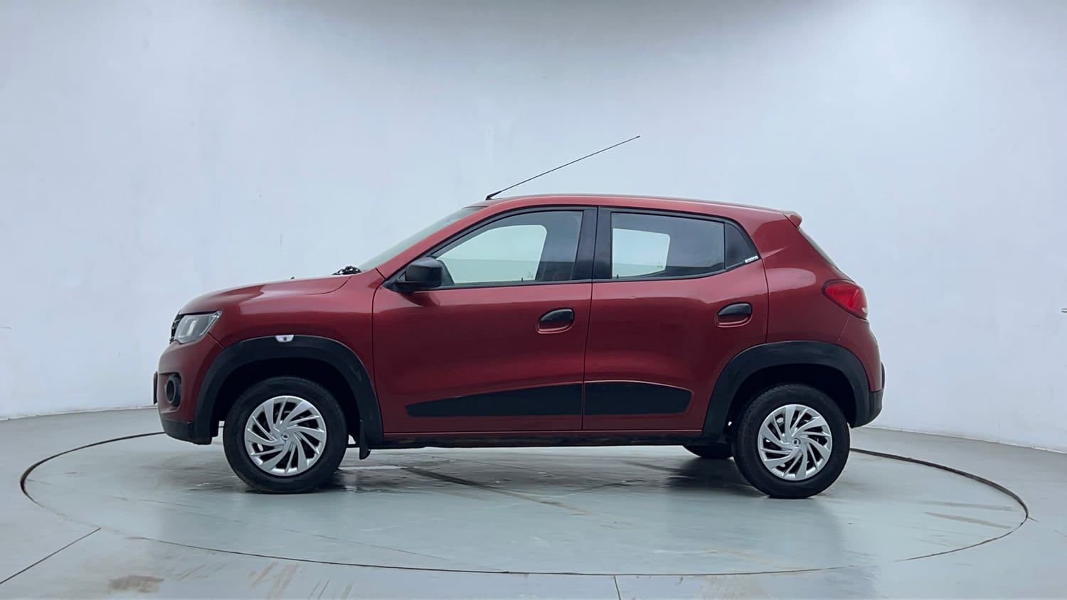 Used 2016 Renault Kwid RXT Petrol Manual exterior LEFT SIDE VIEW