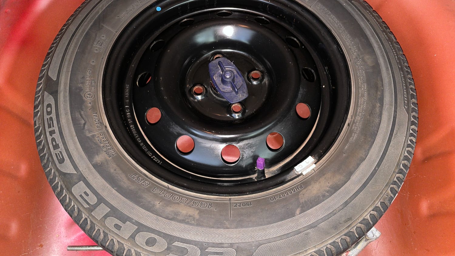 Used 2017 Maruti Suzuki Dzire VXi AMT Petrol Automatic tyres SPARE TYRE VIEW