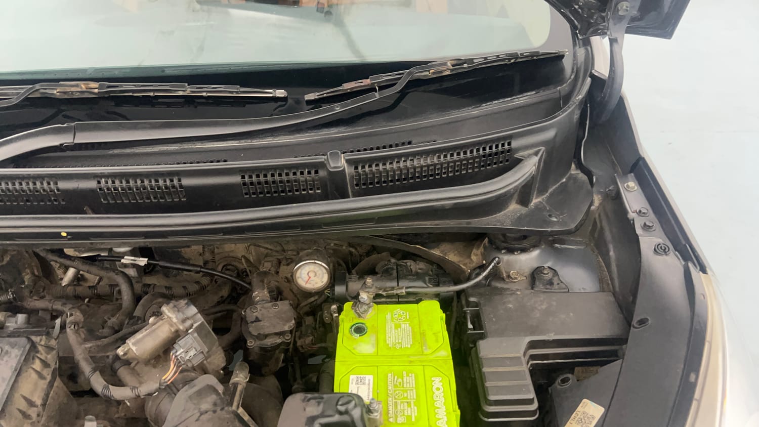 Used 2022 hyundai Santro Sportz Executive CNG Cng Manual engine ENGINE LEFT SIDE HINGE & APRON VIEW