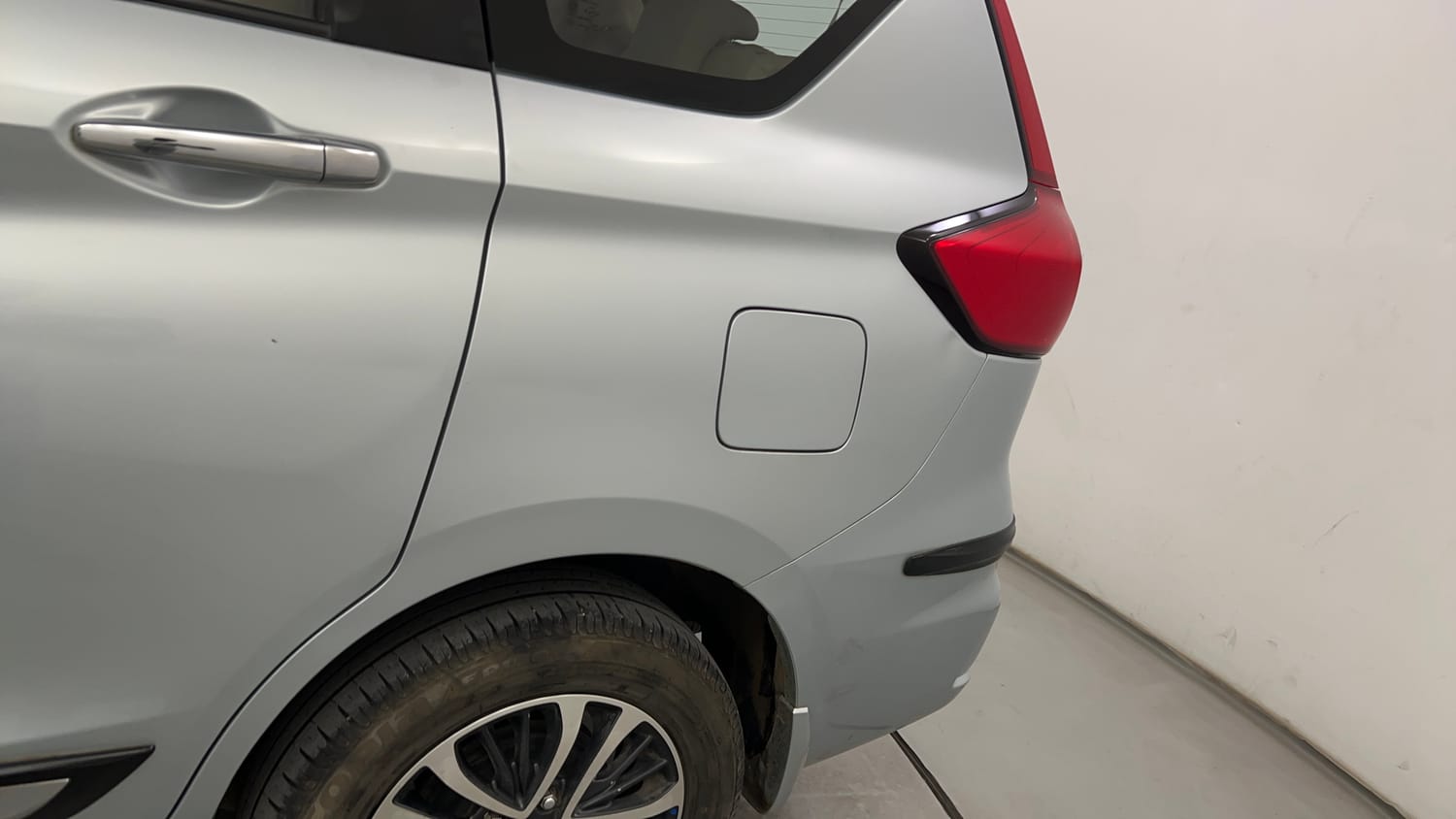 Used 2023 Maruti Suzuki Ertiga ZXi Plus Petrol Manual dents MINOR DENT