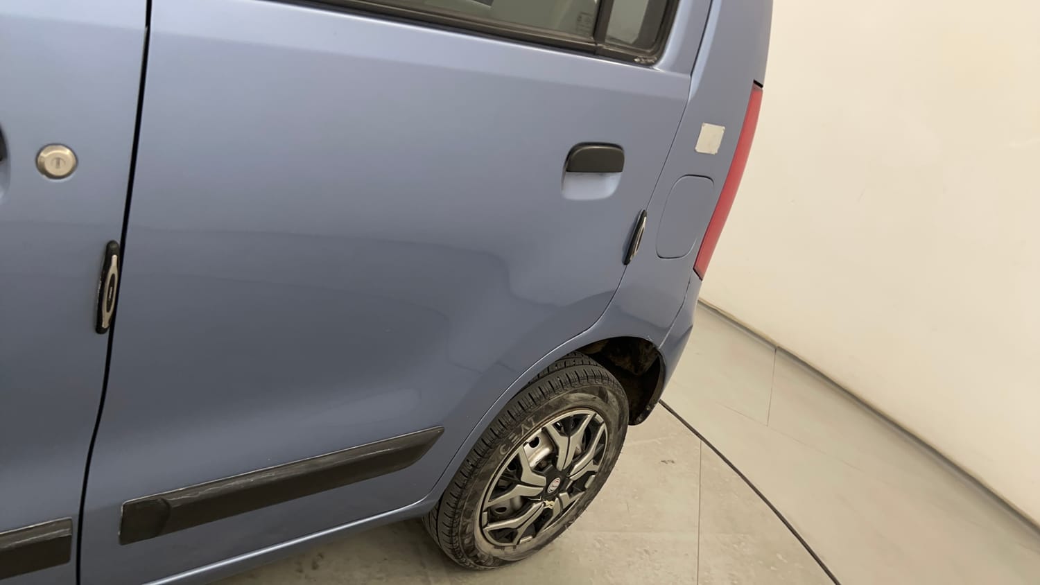 Used 2014 Maruti Suzuki Wagon R LXI CNG Cng Manual dents MINOR SCRATCH