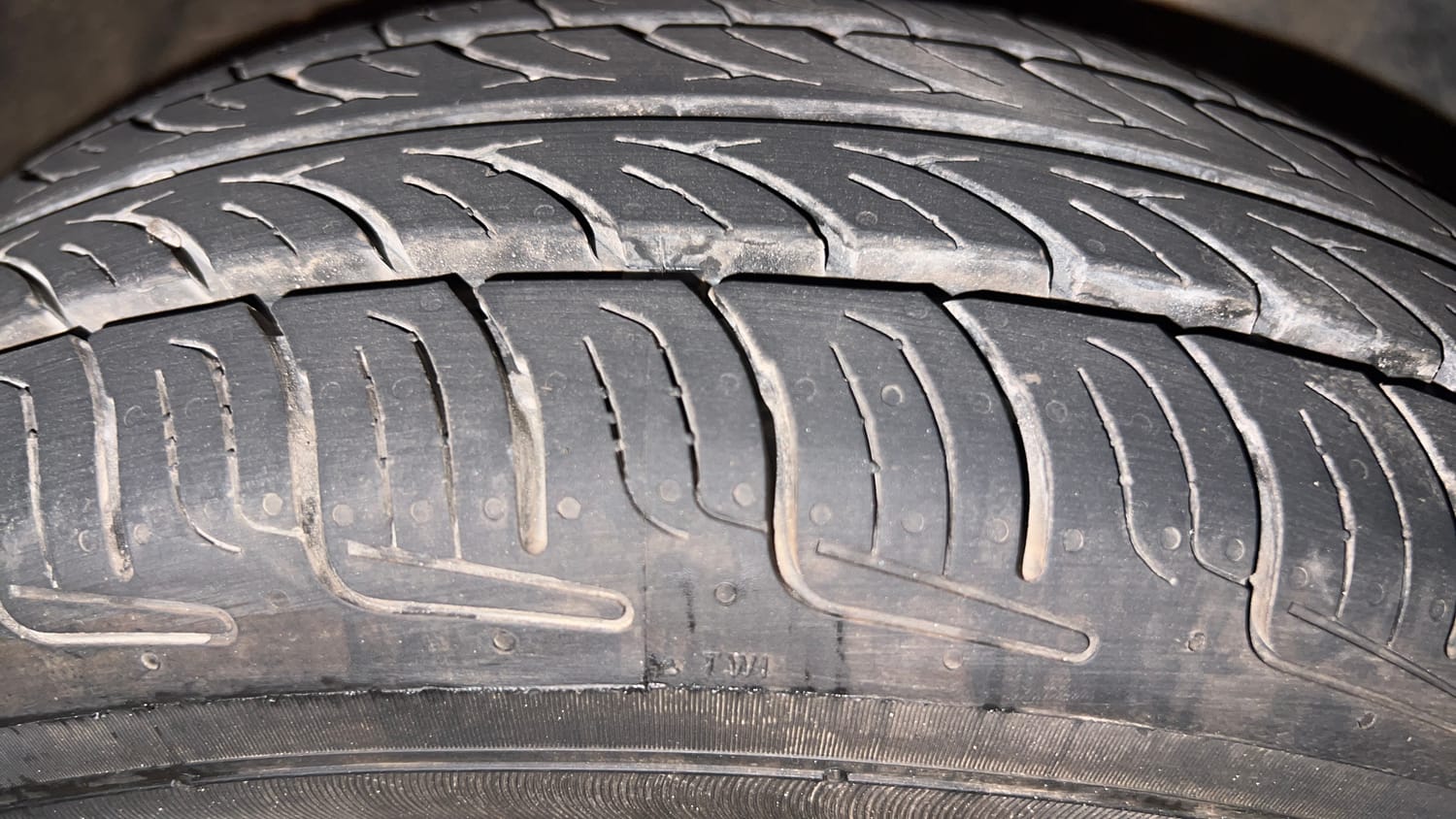 Used 2016 Maruti Suzuki Alto 800 VXi Petrol Manual tyres RIGHT FRONT TYRE TREAD VIEW
