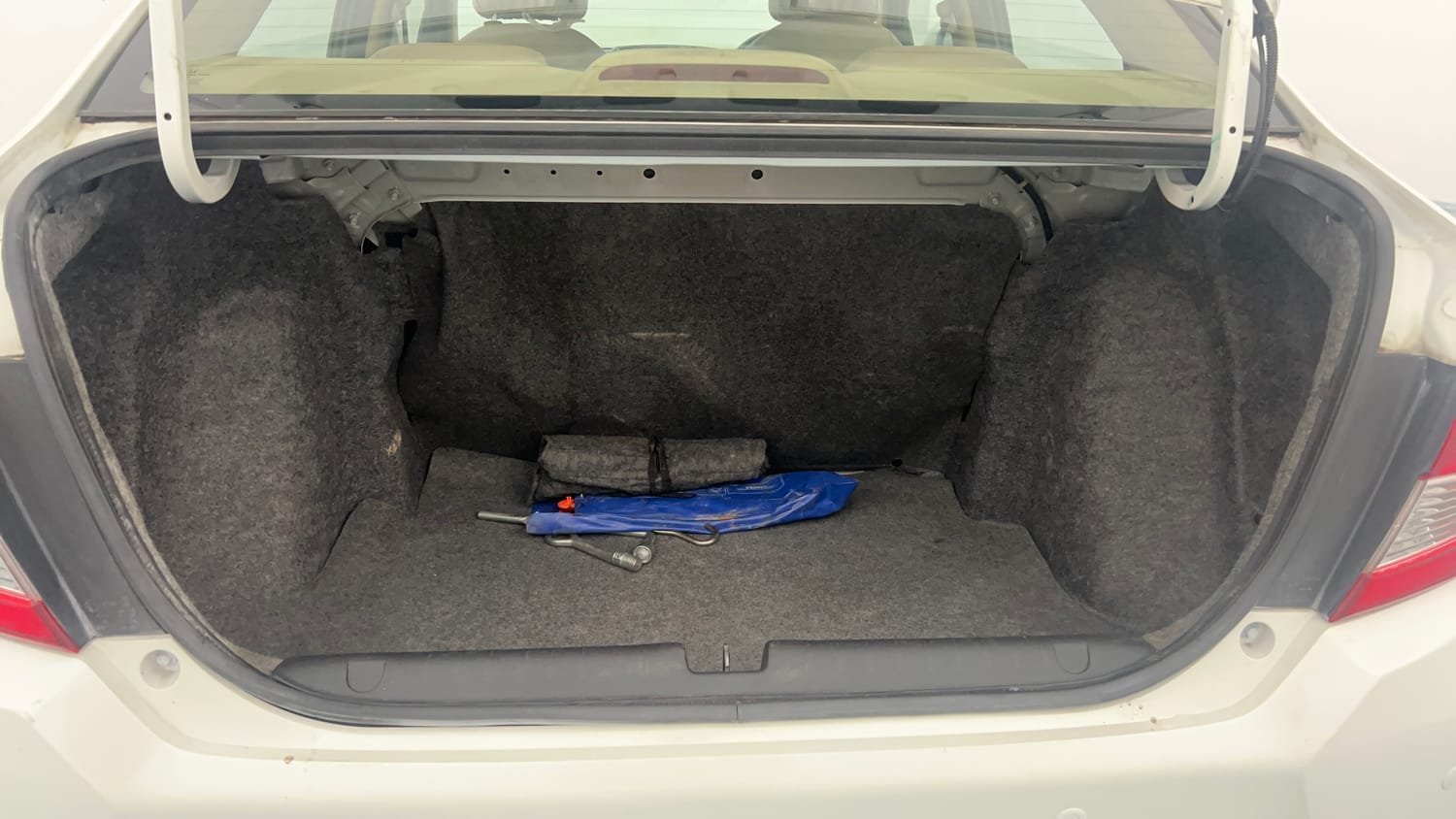 Used 2019 Honda Amaze 1.2 V MT Petrol Petrol Manual interior DICKY INSIDE VIEW