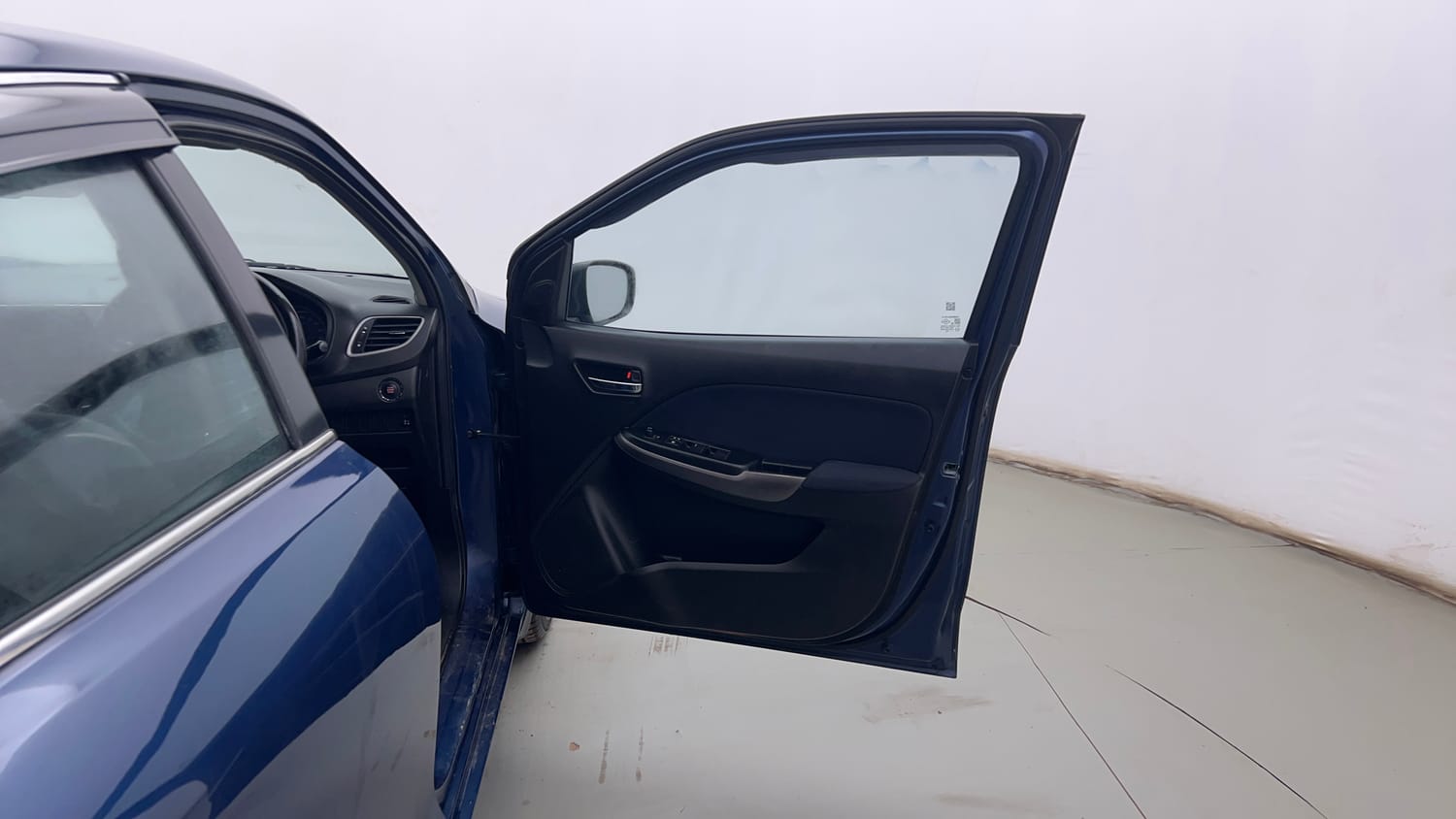 Used 2020 Maruti Suzuki Baleno Zeta Petrol Manual interior RIGHT FRONT DOOR OPEN VIEW