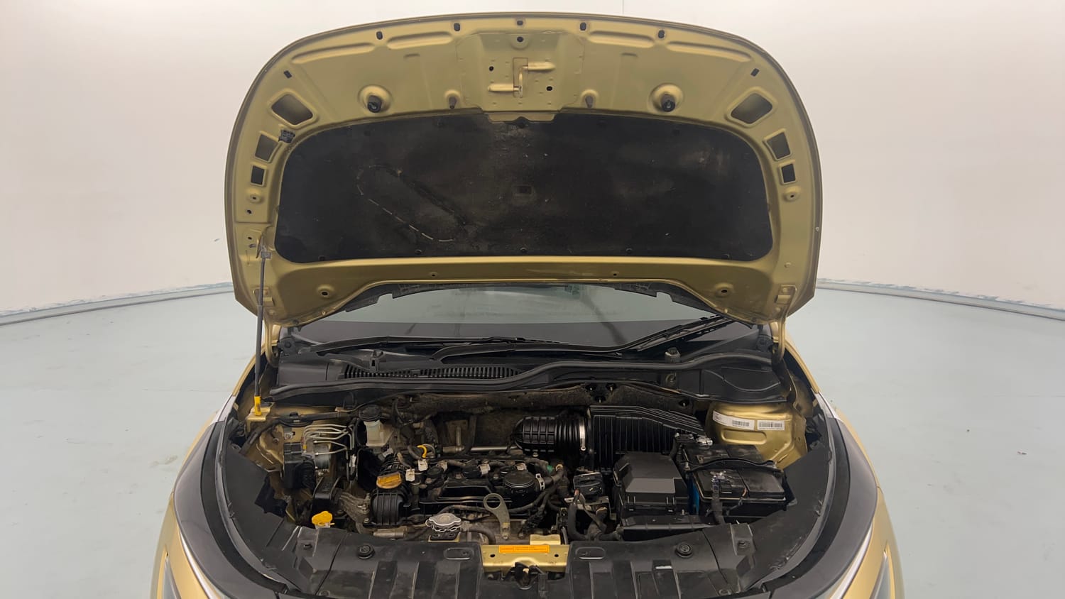 Used 2020 Tata Altroz XZ (O) Petrol Petrol Manual engine ENGINE & BONNET OPEN FRONT VIEW