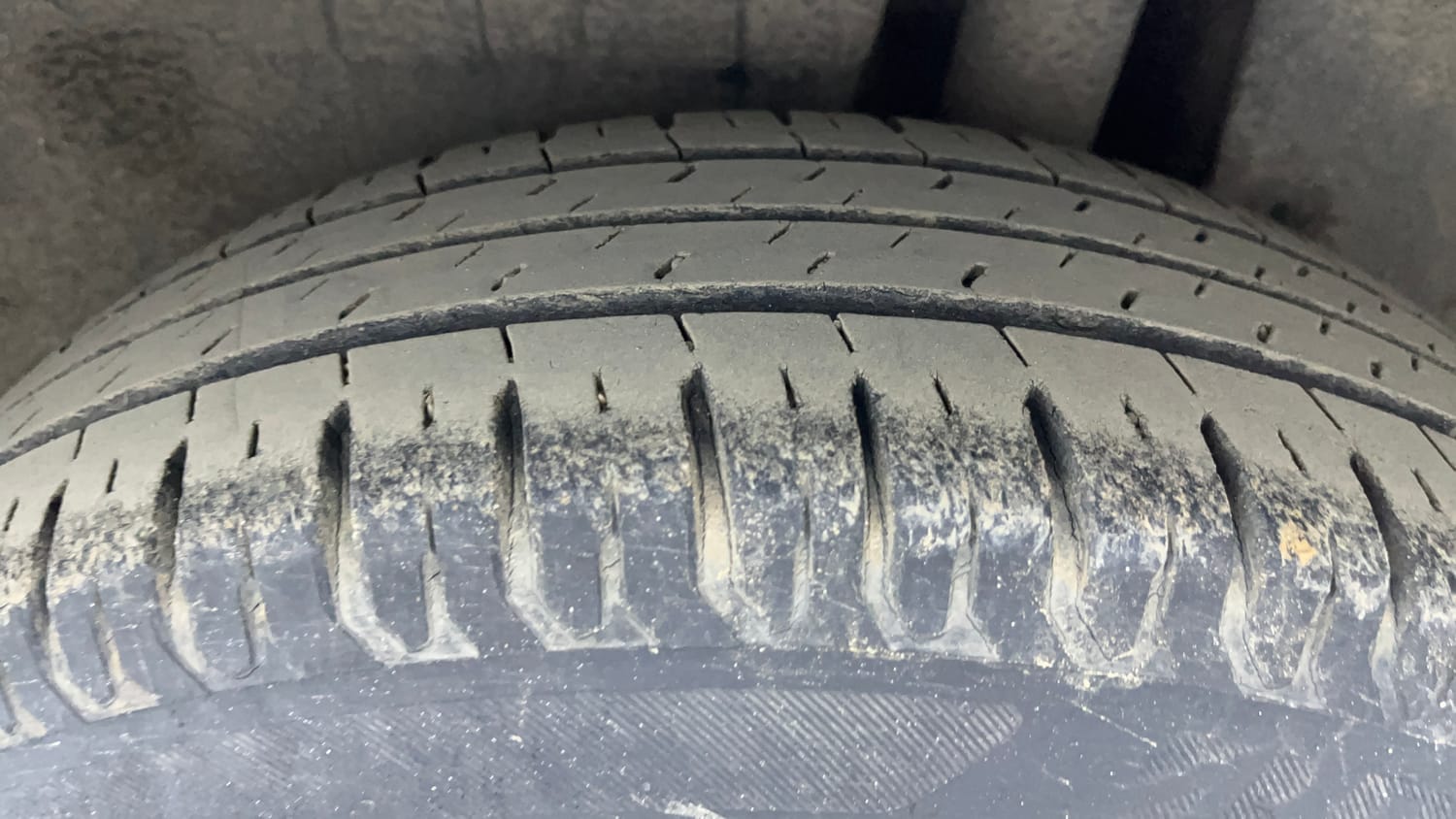 Used 2018 Maruti Suzuki Dzire ZXi Plus AMT Petrol Automatic tyres LEFT REAR TYRE TREAD VIEW
